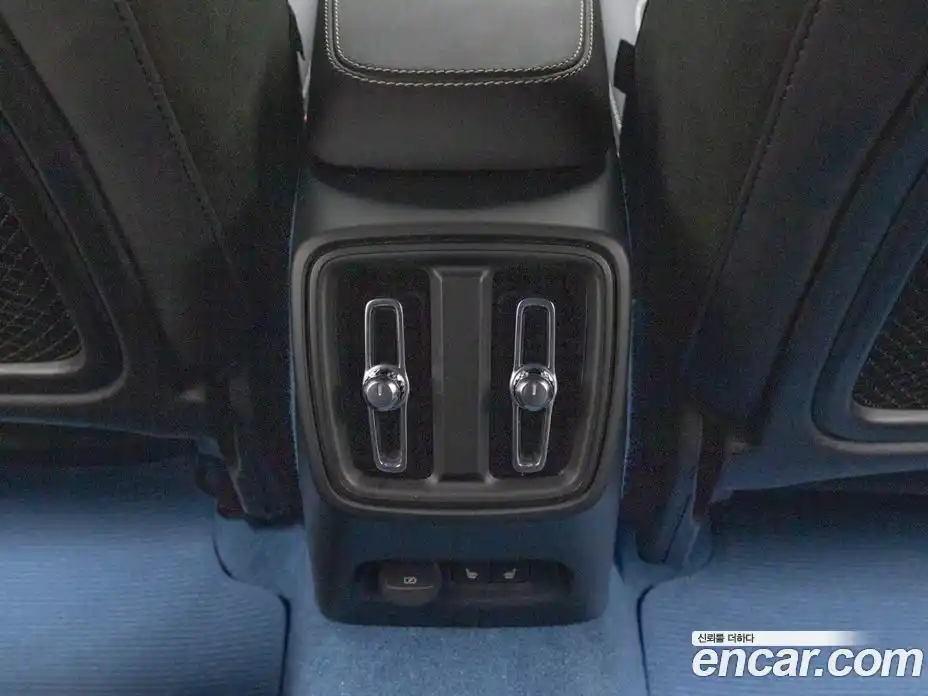 Volvo C40 2024 0.2 Автомат в Москве № 593824, фото 15