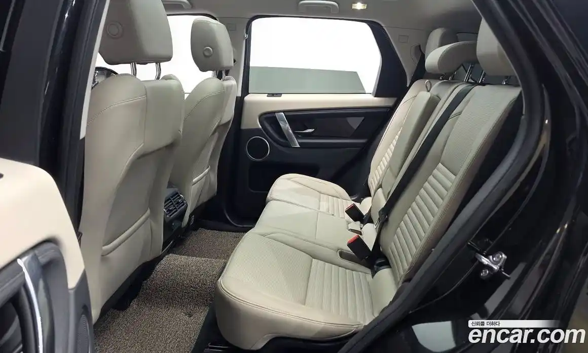 Land Rover Discovery Sport 2023 2.0 Автомат в Москве № 594723, фото 12