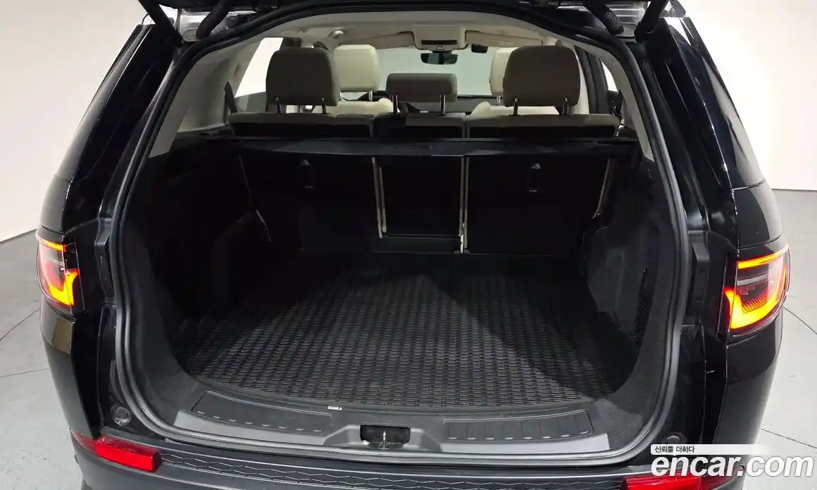 Land Rover Discovery Sport 2023 2.0 Автомат в Москве № 594723, фото 20