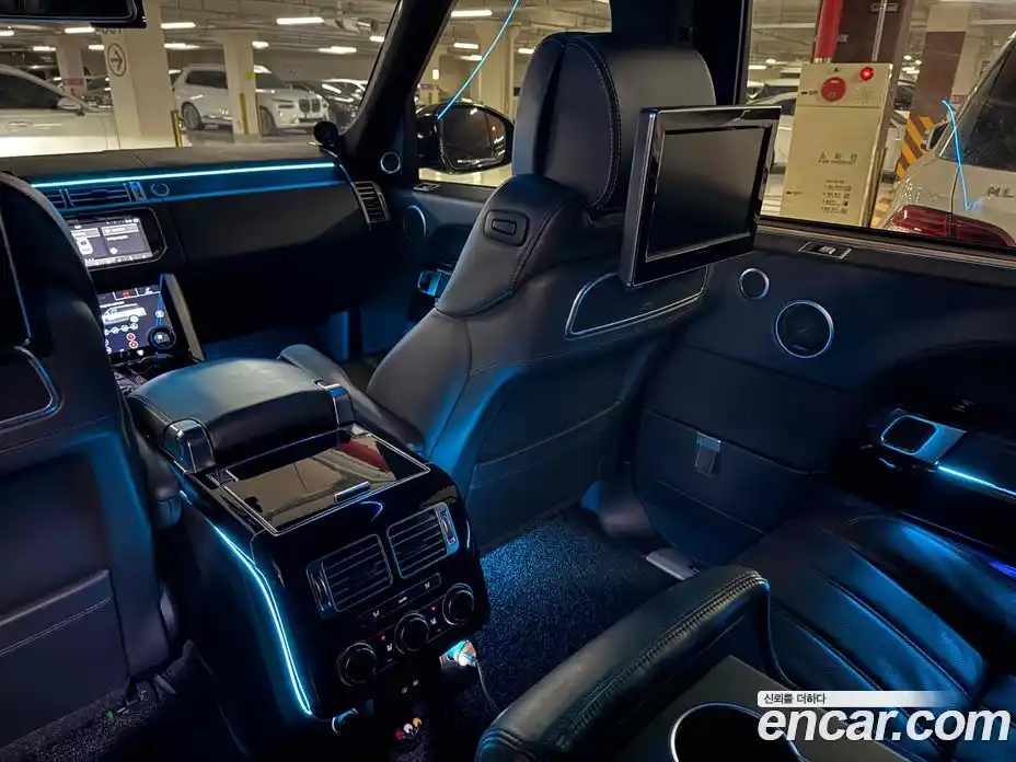 Land Rover Range-Rover 2015 4.4 Автомат в Москве № 594972, фото 19