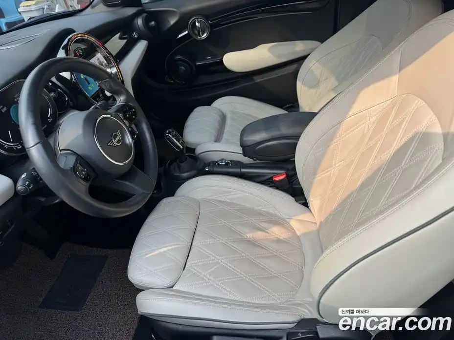 Mini Cooper Convertible 2023 2.0 Автомат в Москве № 595259, фото 4