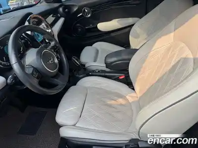 Mini Cooper Convertible 2023 2.0 Автомат в Москве № 595259, миниатюра 4