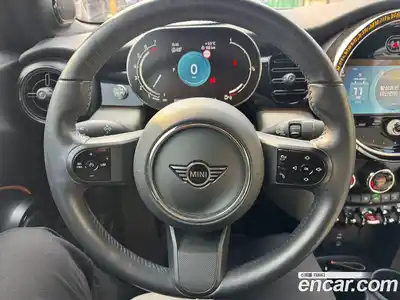 Mini Cooper Convertible 2023 2.0 Автомат в Москве № 595259, миниатюра 5