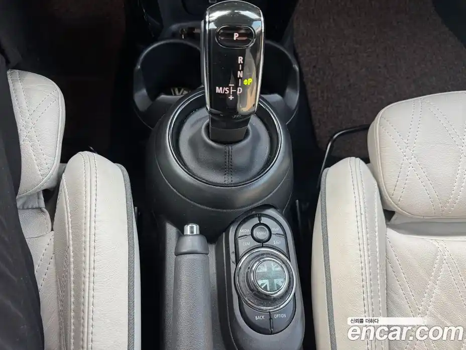 Mini Cooper Convertible 2023 2.0 Автомат в Москве № 595259, фото 7