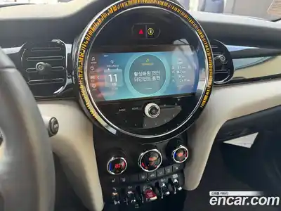 Mini Cooper Convertible 2023 2.0 Автомат в Москве № 595259, миниатюра 8