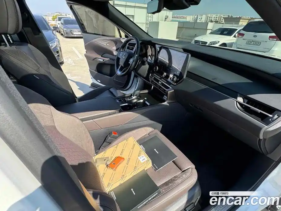 Lexus RX 2025 2.5 Автомат в Москве № 595489, фото 18