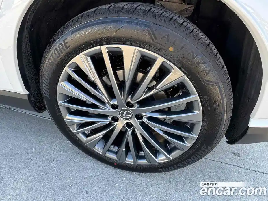 Lexus RX 2025 2.5 Автомат в Москве № 595489, фото 5