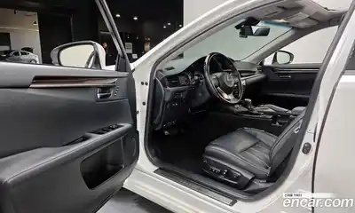 Lexus ES 2018 2.5 Автомат в Москве № 595524, миниатюра 11