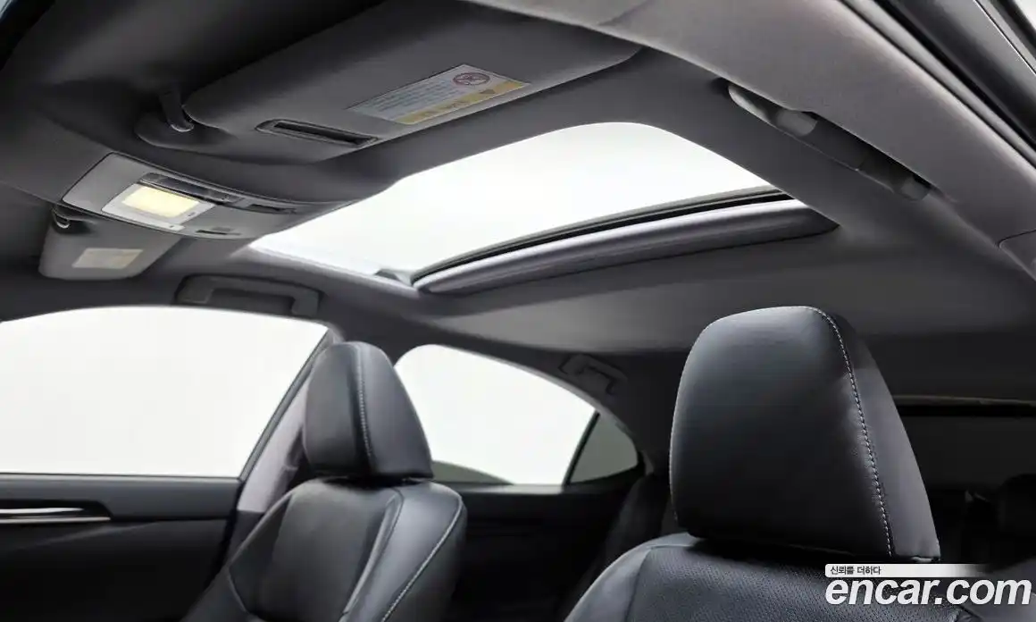 Lexus ES 2018 2.5 Автомат в Москве № 595524, фото 19