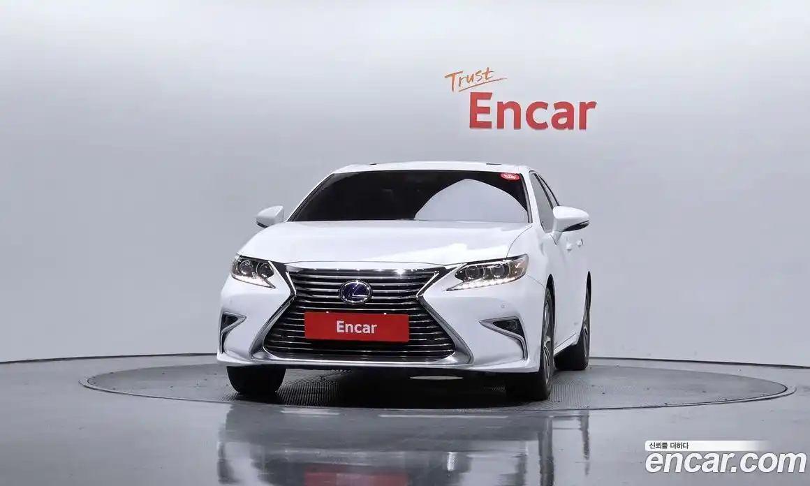 Lexus ES 2018 2.5 Автомат в Москве № 595524, фото 3