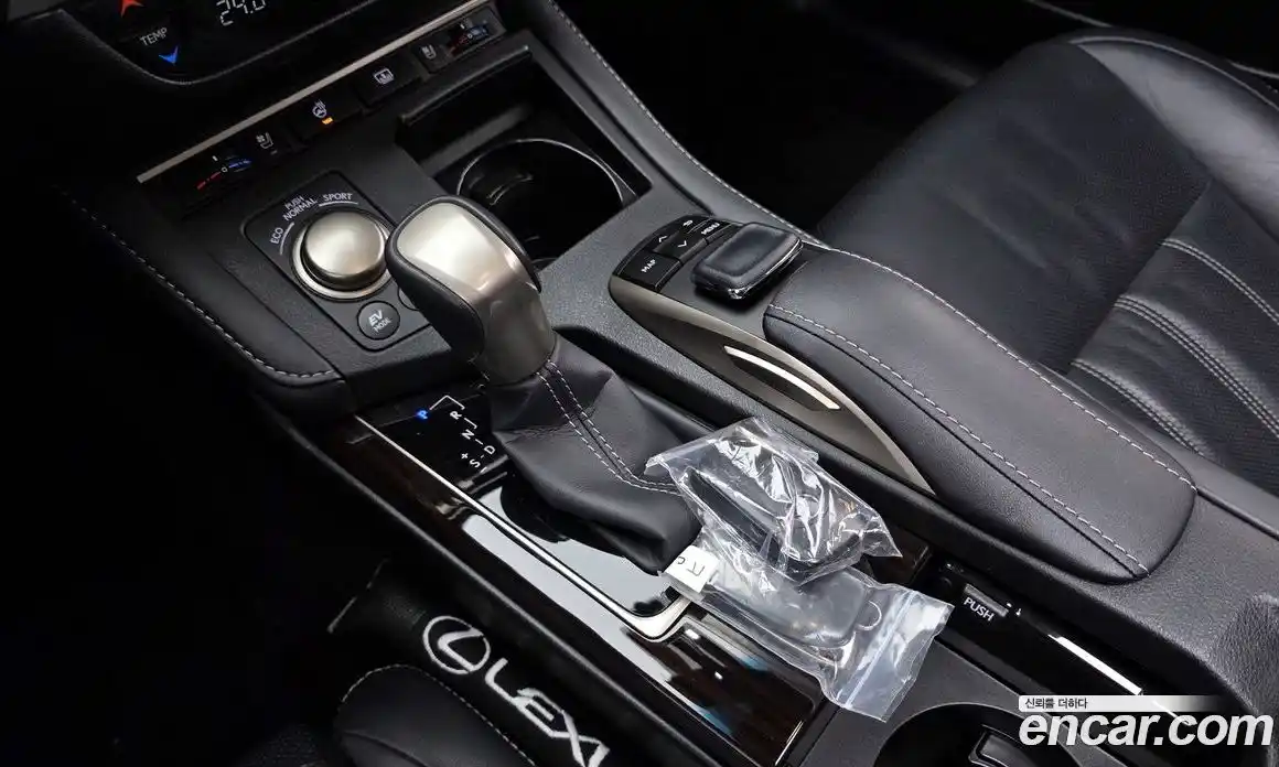 Lexus ES 2018 2.5 Автомат в Москве № 595524, фото 9