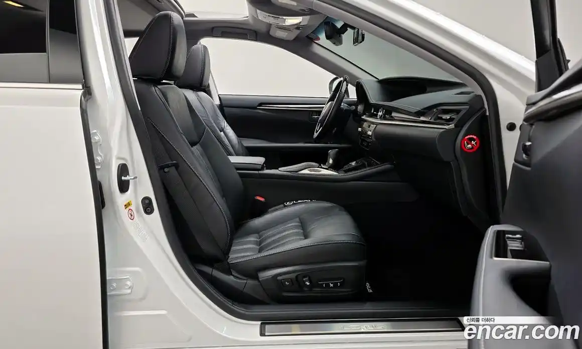 Lexus ES 2018 2.5 Автомат в Москве № 595524, фото 10