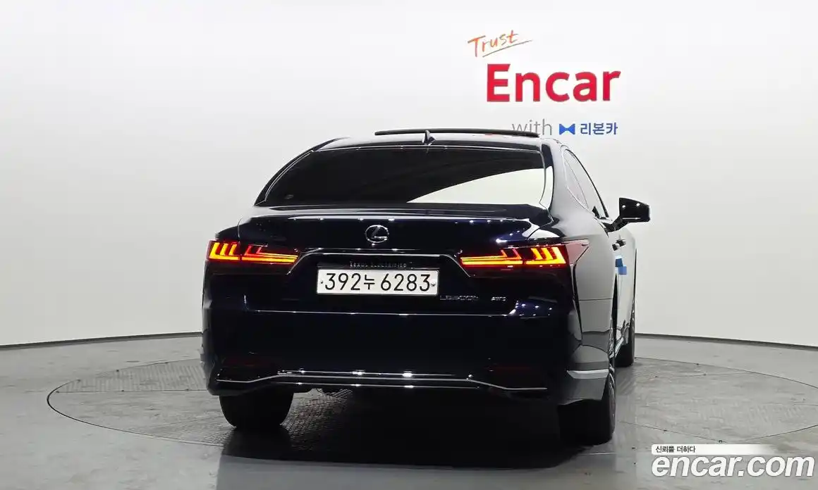 Lexus LS 2024 3.5 Автомат в Москве № 595550, фото 4