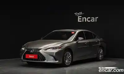 Lexus ES, 2022