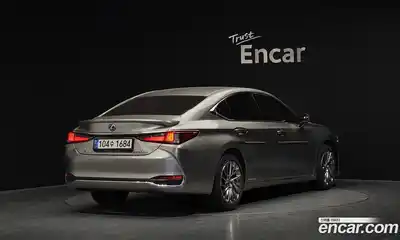 Lexus ES 2022 2.5 Автомат в Москве № 595577, миниатюра 2