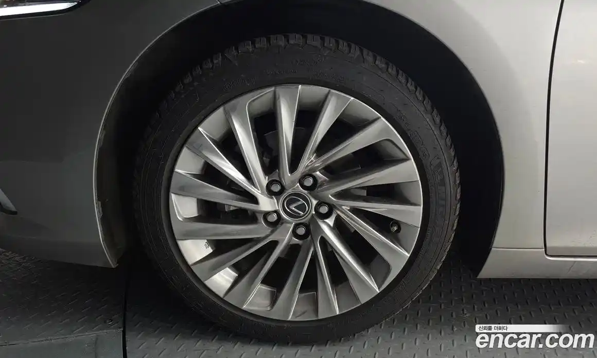 Lexus ES 2022 2.5 Автомат в Москве № 595577, фото 5