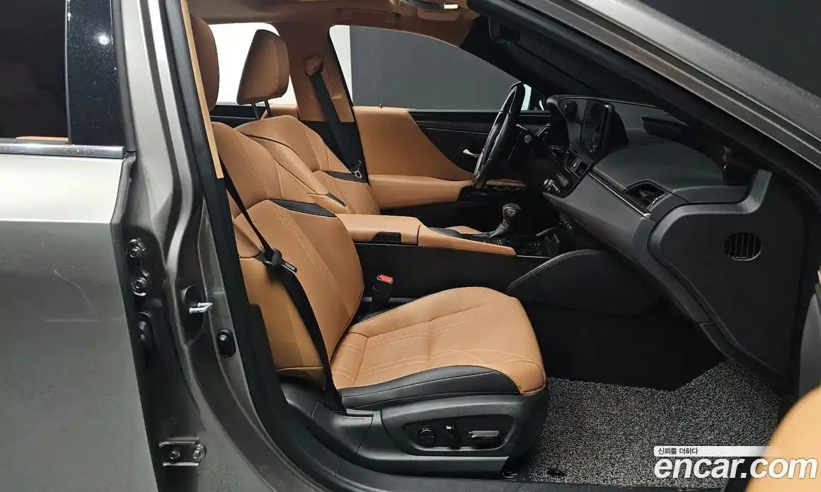 Lexus ES 2022 2.5 Автомат в Москве № 595577, фото 10