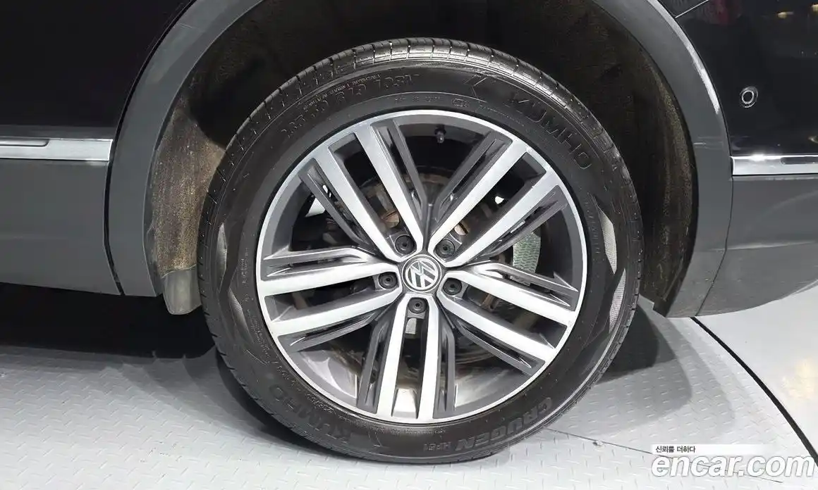 Volkswagen Tiguan 2020 2.0 Автомат в Москве № 595598, фото 5