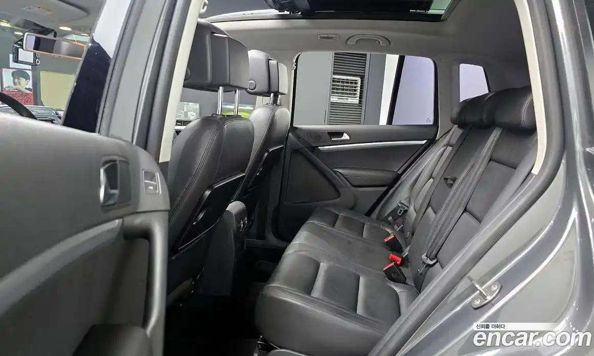 Volkswagen Tiguan 2014 2.0 Автомат в Москве № 595614, фото 13