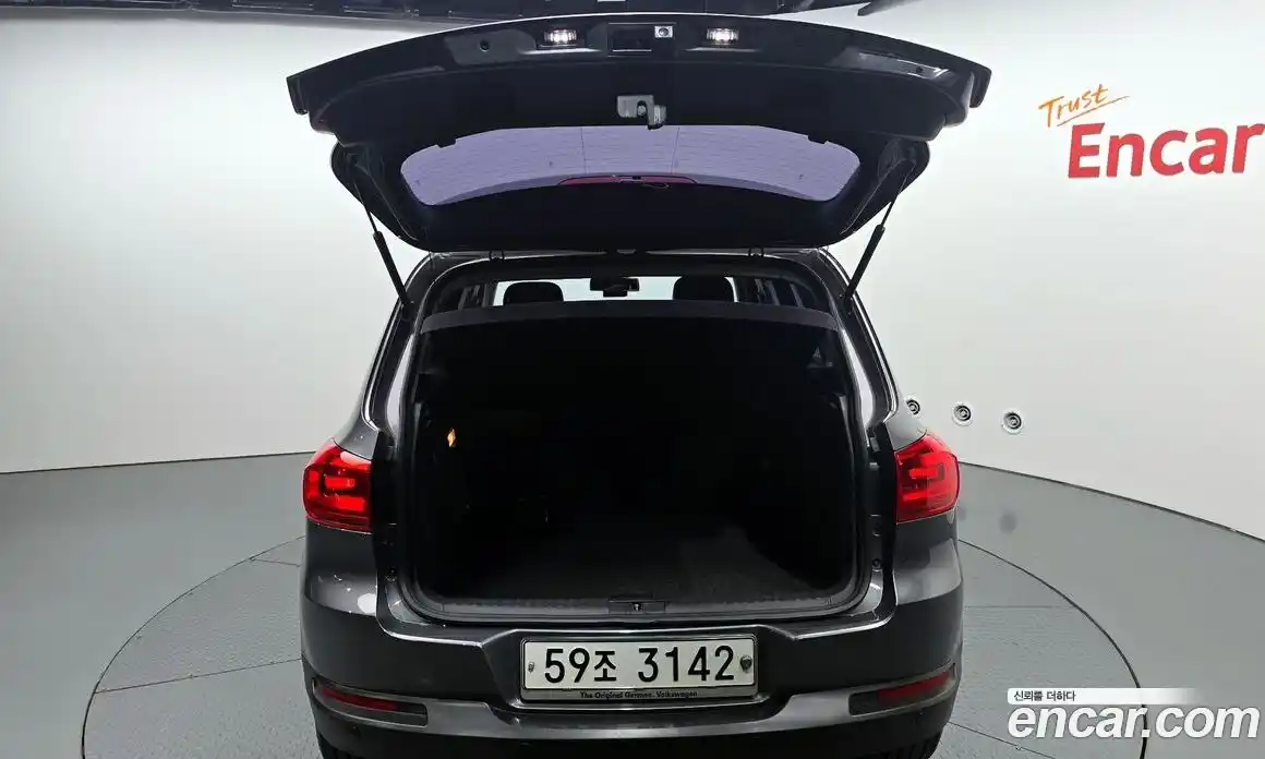 Volkswagen Tiguan 2014 2.0 Автомат в Москве № 595614, фото 20