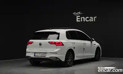 Volkswagen Golf 2022 2.0 Автомат в Москве № 595655, миниатюра 2