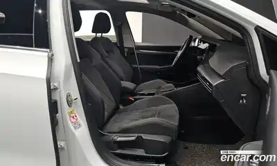 Volkswagen Golf 2022 2.0 Автомат в Москве № 595655, миниатюра 10