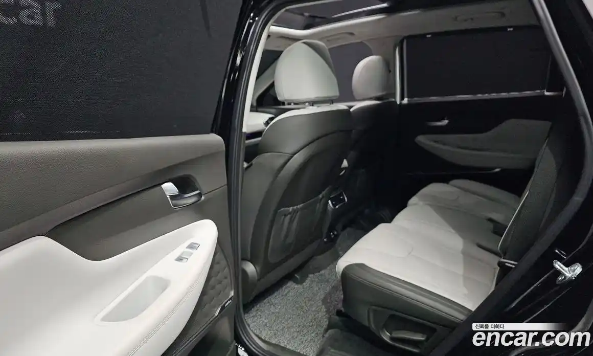 Hyundai Santa Fe 2023 2.2 Автомат в Москве № 608725, фото 13