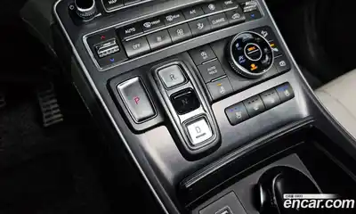 Hyundai Santa Fe 2023 2.2 Автомат в Москве № 608725, миниатюра 9