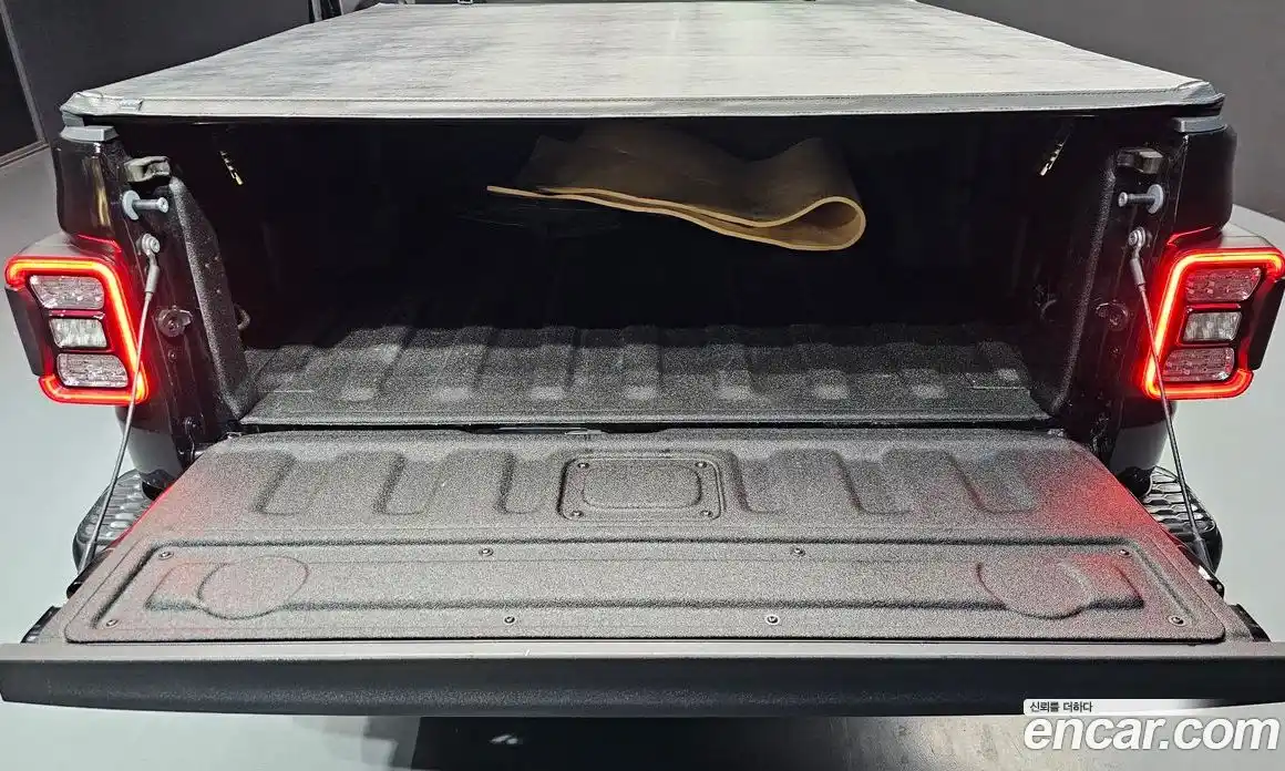 Jeep Gladiator 2023 3.6 Автомат в Москве № 608755, фото 20