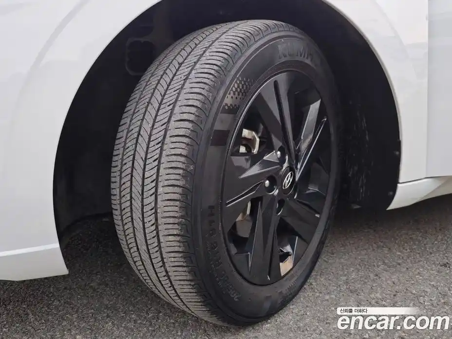 Hyundai Avante 2022 1.6 Автомат в Москве № 608815, фото 20