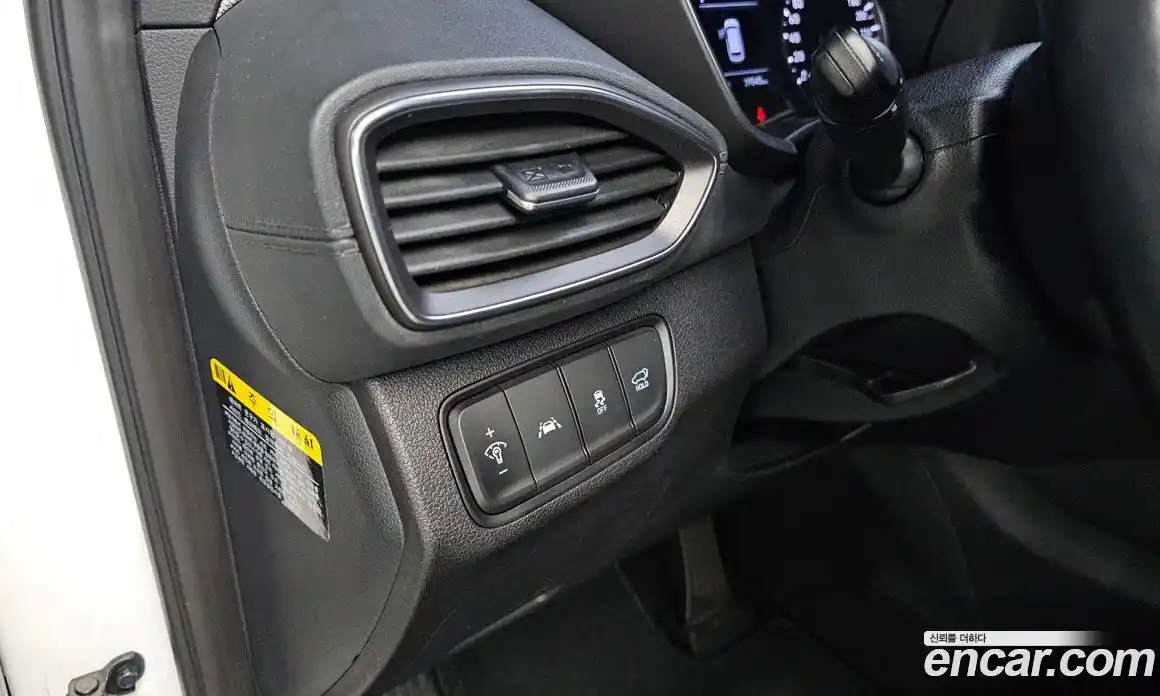 Hyundai Santa Fe 2019 2.0 Автомат в Москве № 608983, фото 17