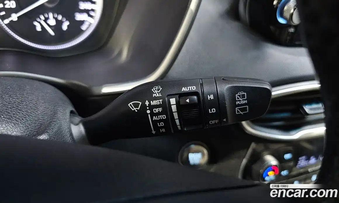 Hyundai Santa Fe 2019 2.0 Автомат в Москве № 608983, фото 18