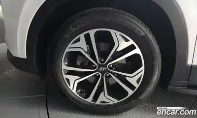 Hyundai Santa Fe 2019 2.0 Автомат в Москве № 608983, миниатюра 5