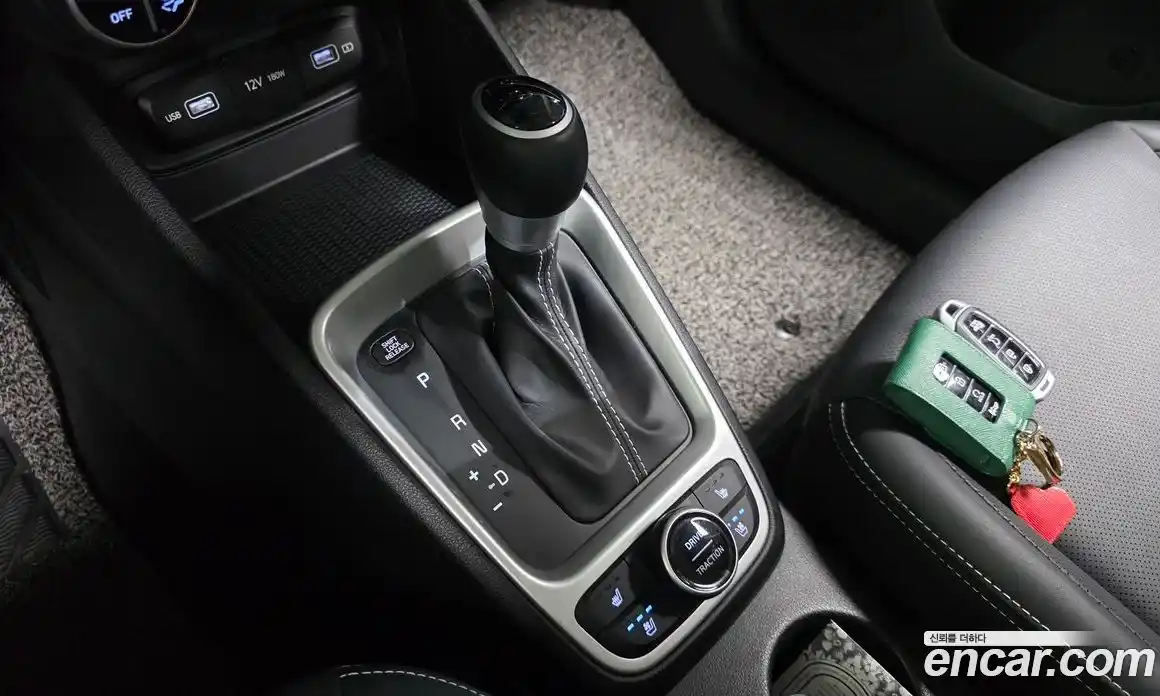 Hyundai Venue 2022 1.6 Автомат в Москве № 609203, фото 9