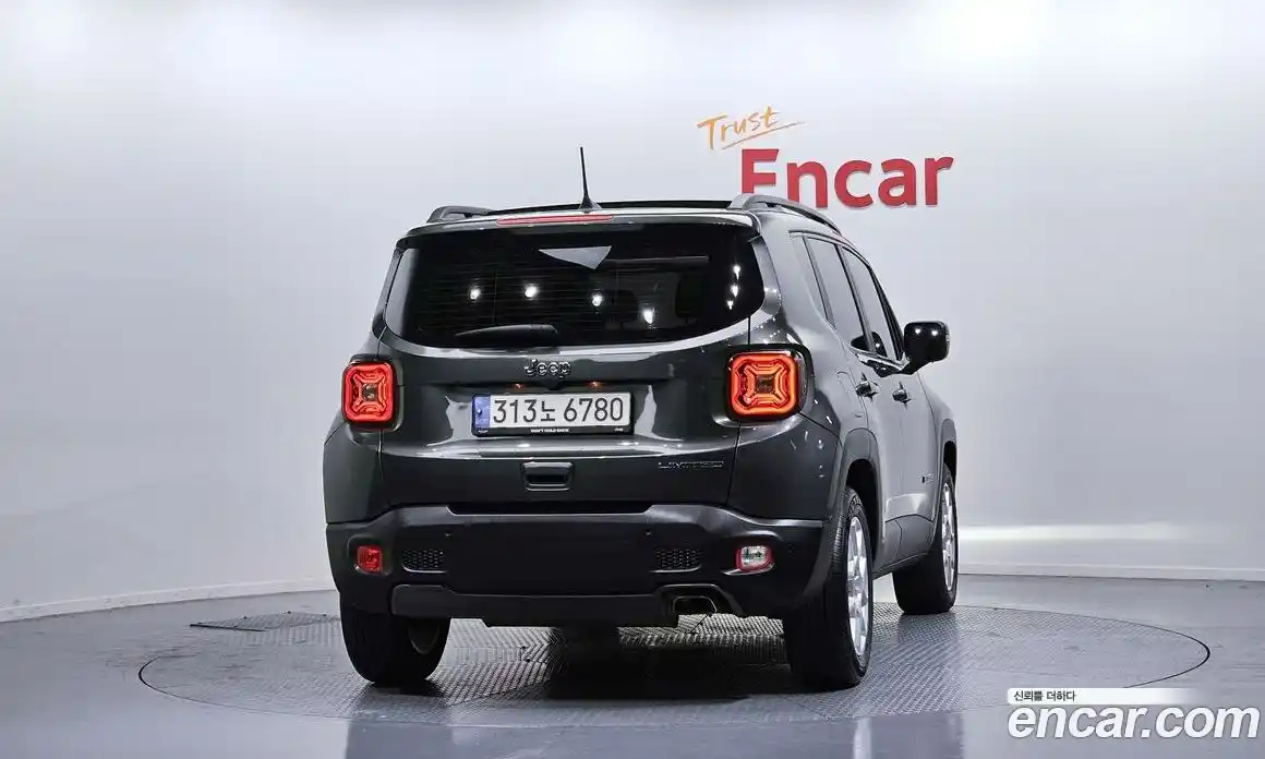 Jeep Renegade 2021 2.4 Автомат в Москве № 609483, фото 4