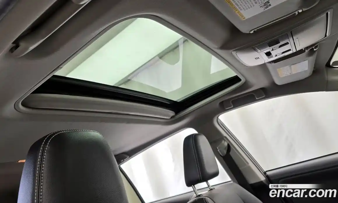 Toyota RAV4 2018 2.5 Автомат в Москве № 609807, фото 17