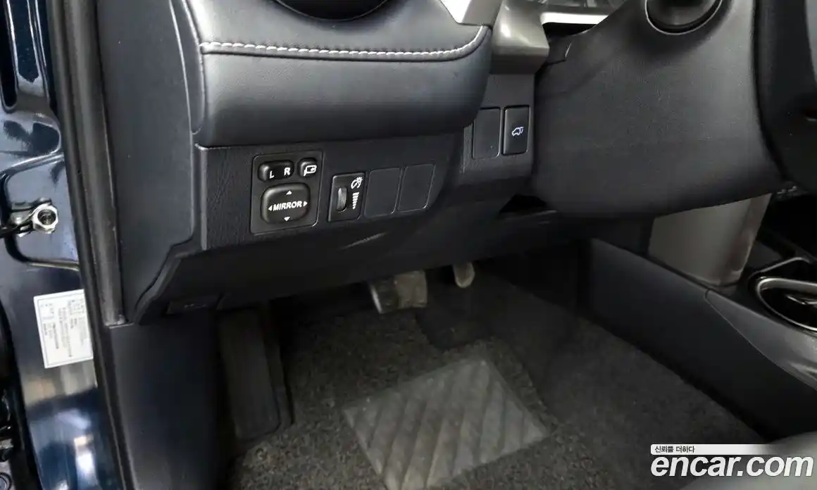 Toyota RAV4 2018 2.5 Автомат в Москве № 609807, фото 18