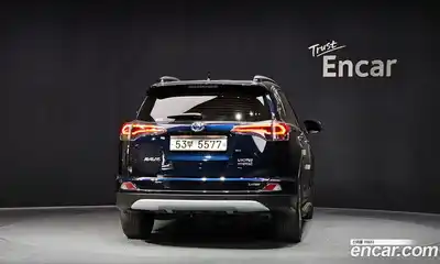 Toyota RAV4 2018 2.5 Автомат в Москве № 609807, миниатюра 4