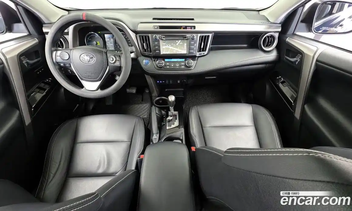 Toyota RAV4 2018 2.5 Автомат в Москве № 609807, фото 7