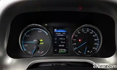 Toyota RAV4 2018 2.5 Автомат в Москве № 609807, миниатюра 8