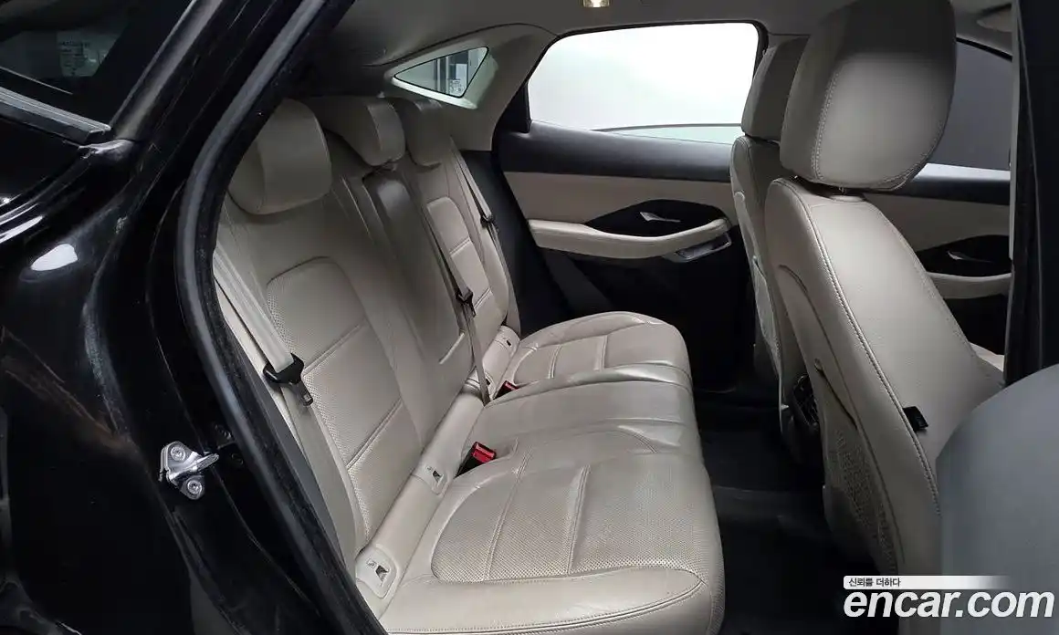 Jaguar E-Pace 2018 2.0 Автомат в Москве № 610782, фото 12