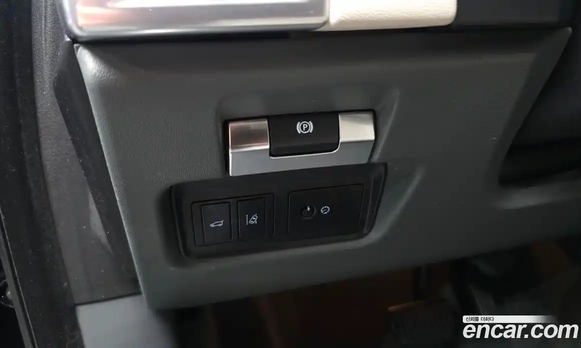 Jaguar E-Pace 2018 2.0 Автомат в Москве № 610782, фото 19