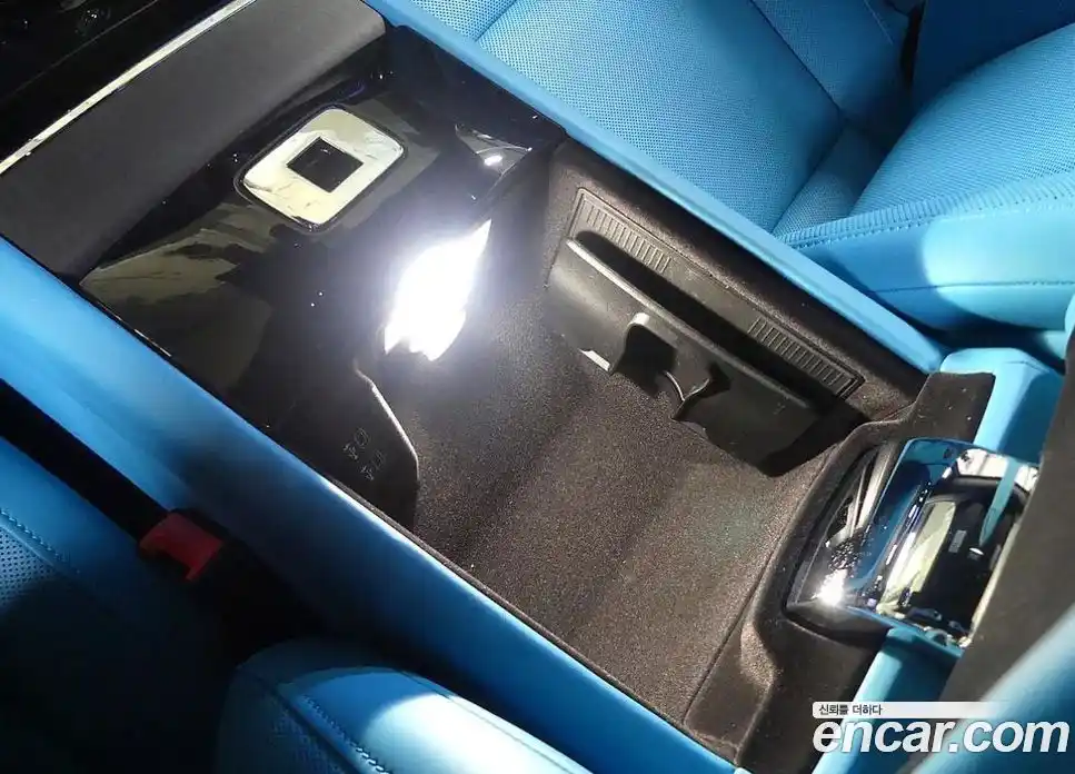 Rolls-Royce Spectre 2025 0.3 Автомат в Москве № 611797, фото 17