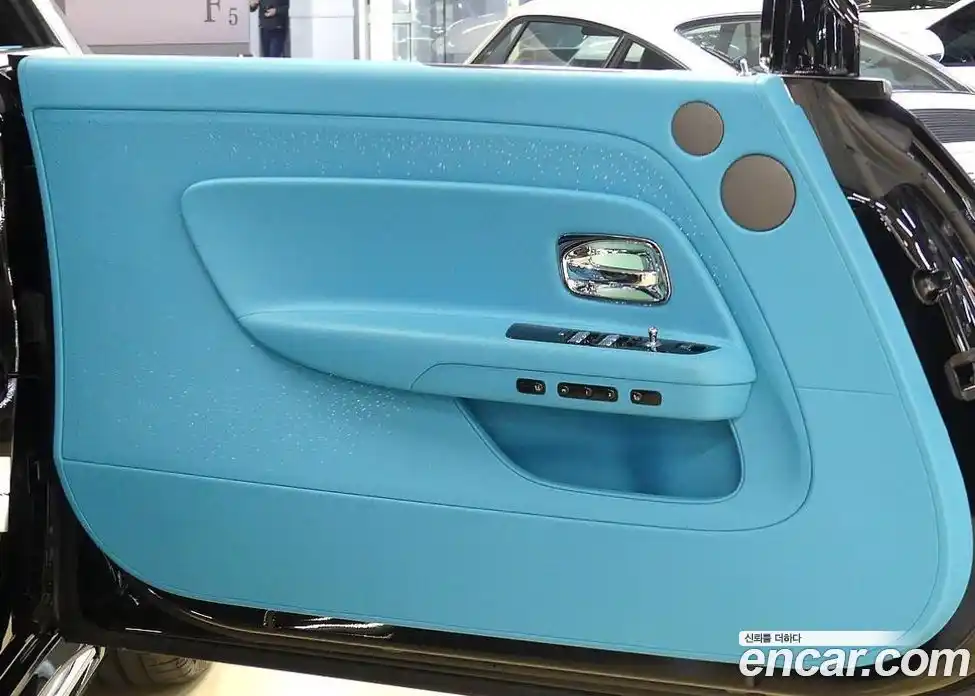 Rolls-Royce Spectre 2025 0.3 Автомат в Москве № 611797, фото 9