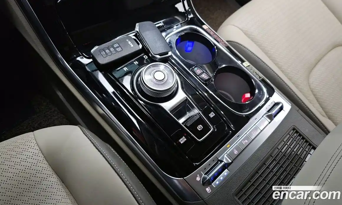 Kia Canival 2023 2.2 Автомат в Москве № 613048, фото 9