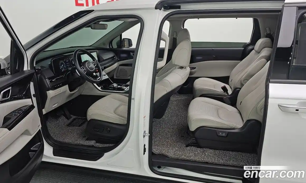 Kia Canival 2023 3.5 Автомат в Москве № 613171, фото 12