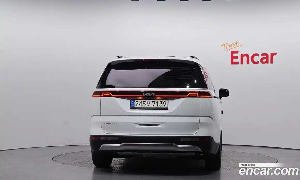 Kia Canival 2023 3.5 Автомат в Москве № 613171, фото 4