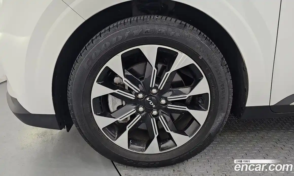 Kia Canival 2023 3.5 Автомат в Москве № 613171, фото 5