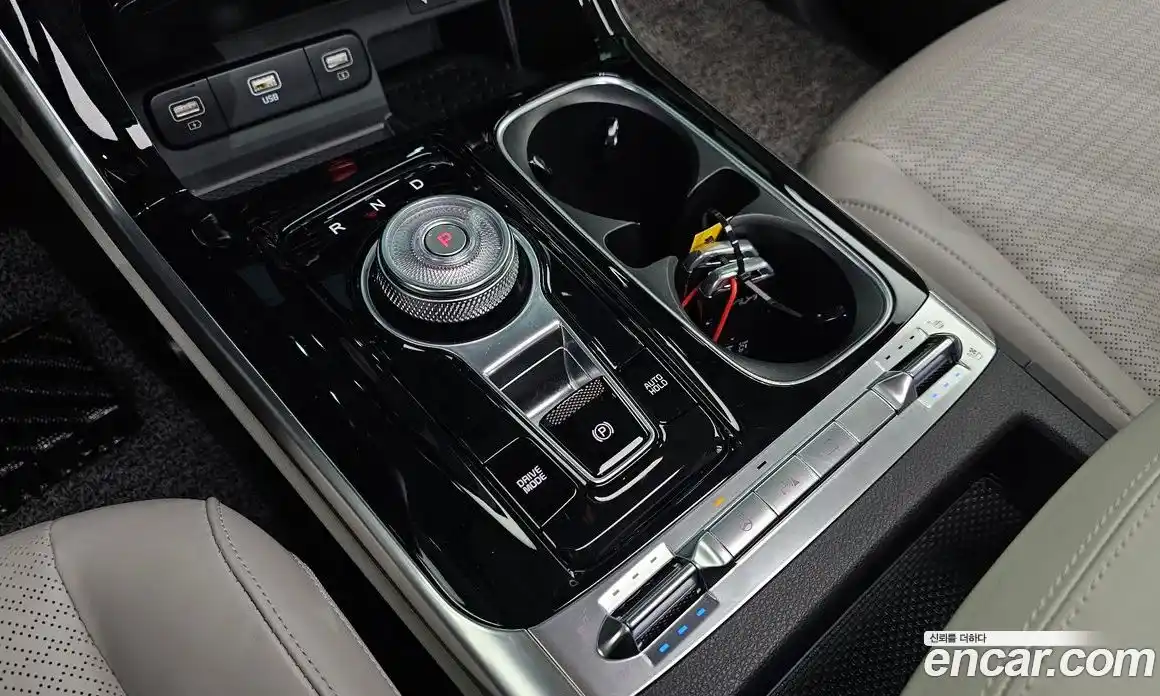 Kia Canival 2023 3.5 Автомат в Москве № 613171, фото 9