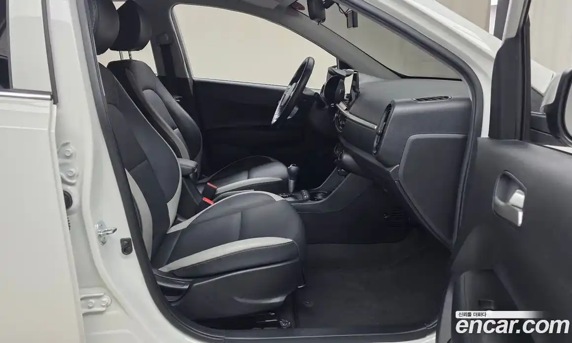 Kia Morning 2023 1.0 Автомат в Москве № 613173, фото 11